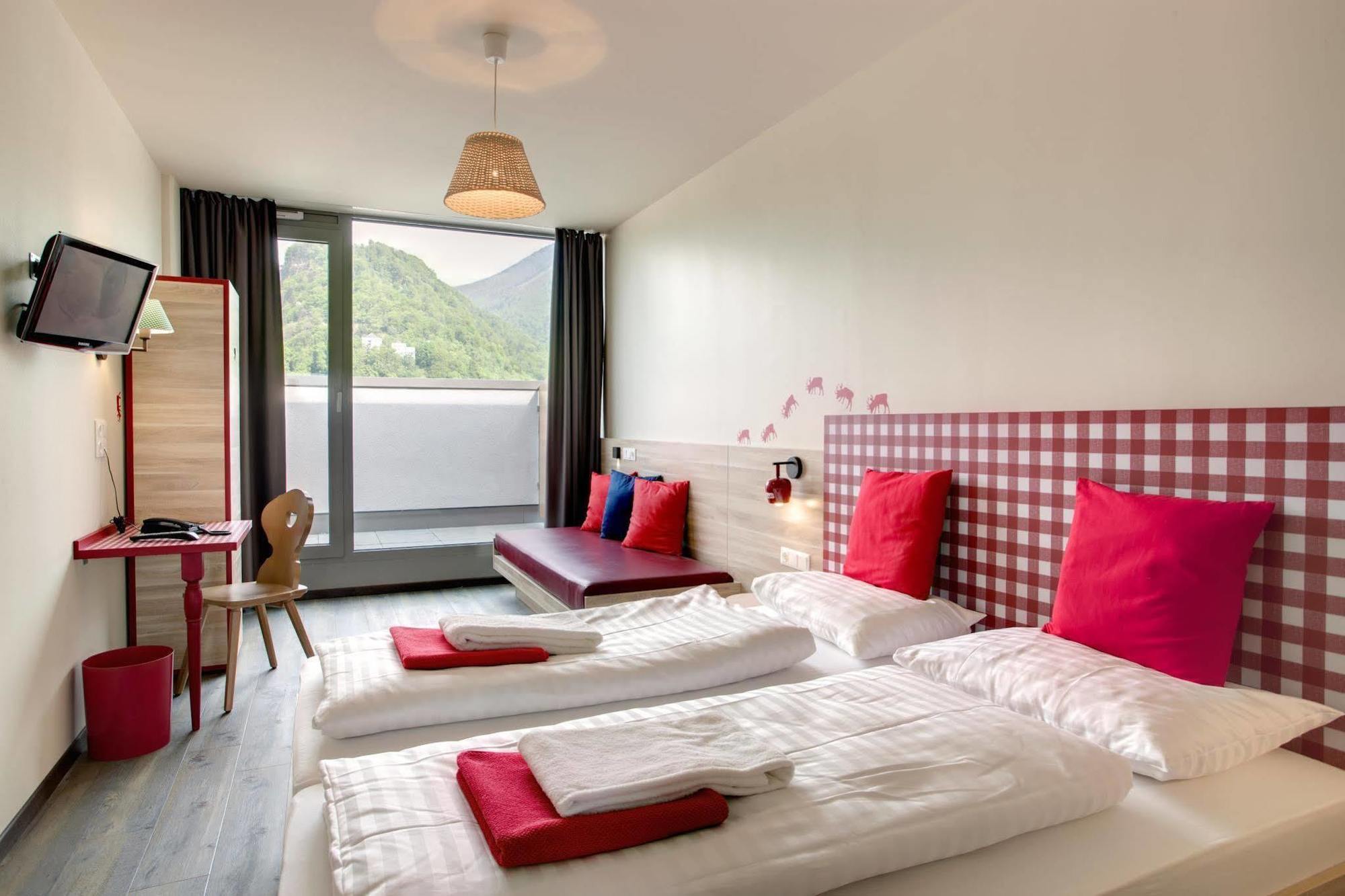 Meininger Hotel Salzburg City Center Esterno foto