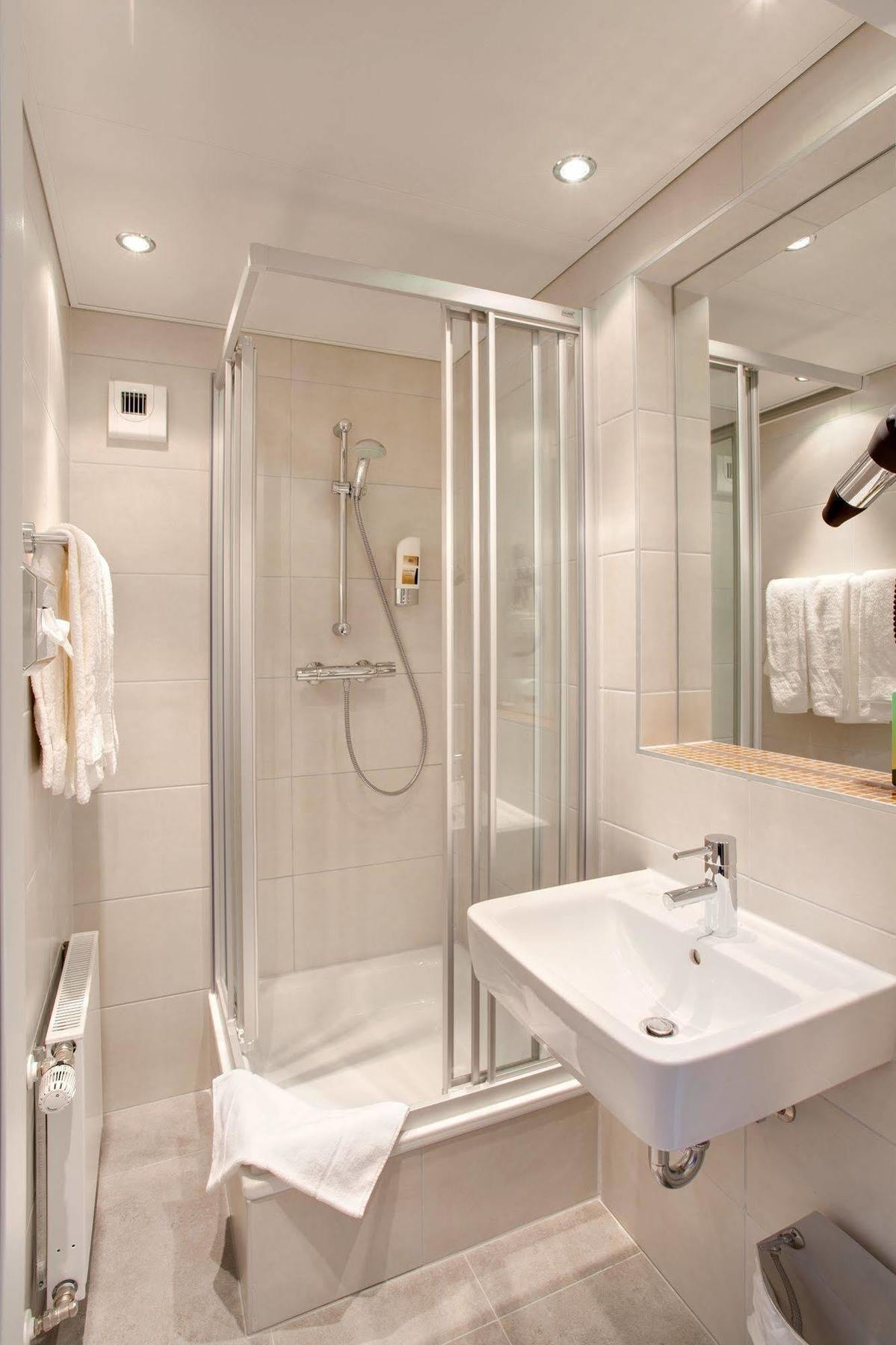 Meininger Hotel Salzburg City Center Esterno foto