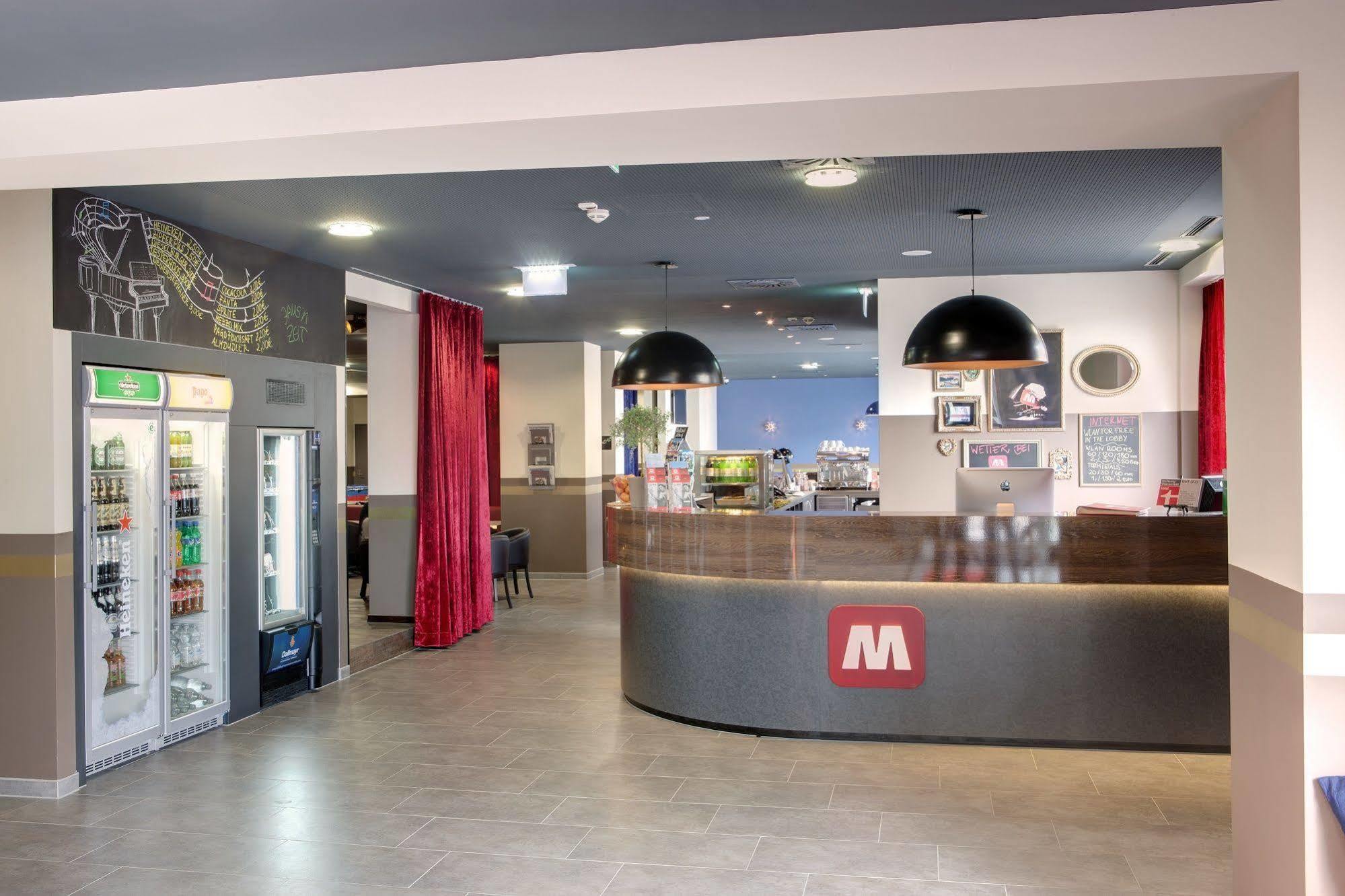 Meininger Hotel Salzburg City Center Esterno foto