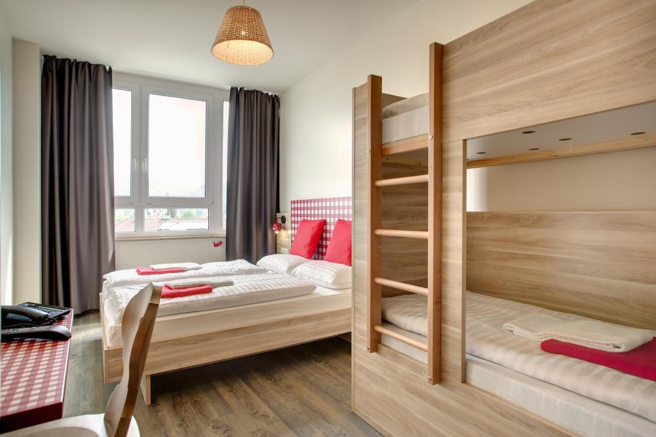 Meininger Hotel Salzburg City Center Esterno foto