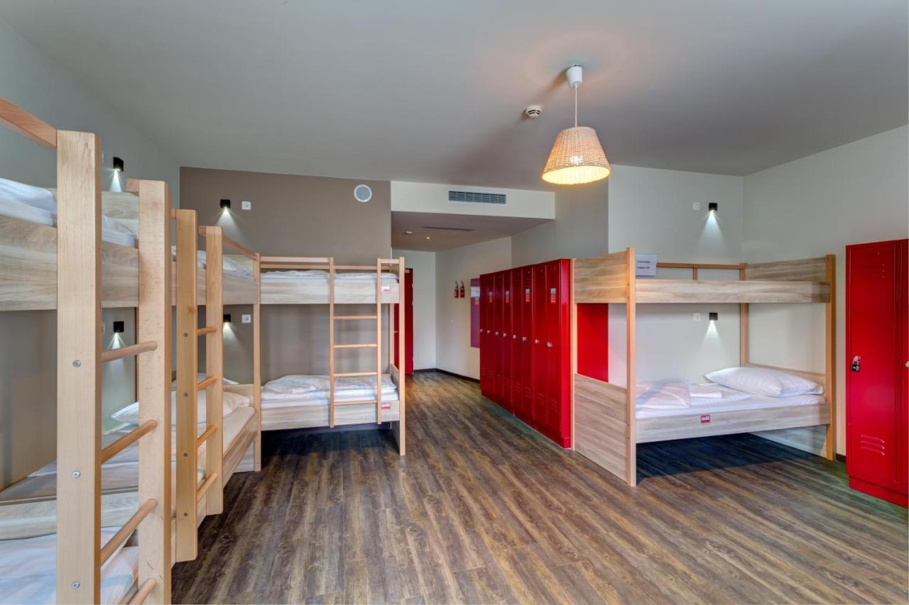 Meininger Hotel Salzburg City Center Esterno foto